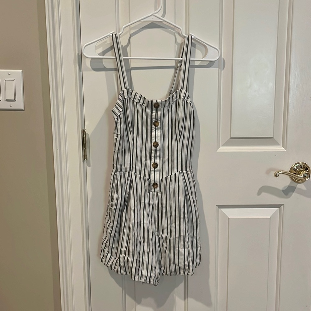 Hollis get Jumpsuit Romper!